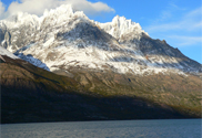 Vereiste Gipfel am Lago Grey